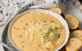 Slow Cooker Broccoli Cheese Soup With Velveeta