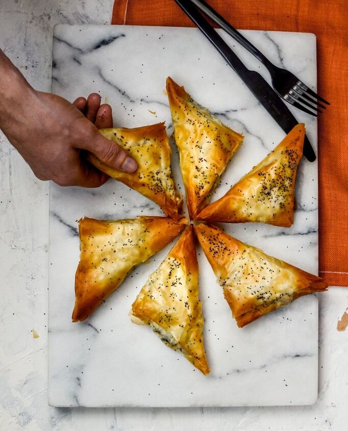 Spinach Feta Filo Parcels Recipe | Foodtalk