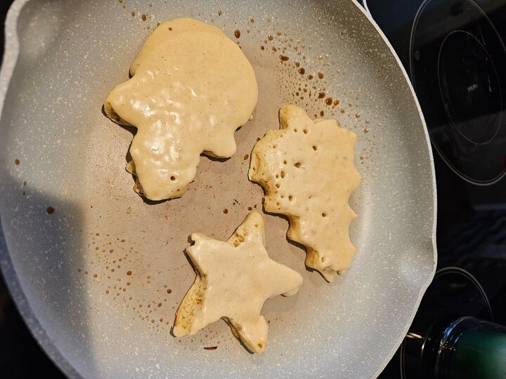 feeding your sour dough starter and discard pancakes in fun shapes