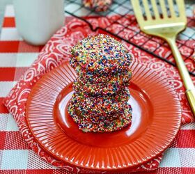 Just when you thought you discovered all the things you can make in an air fryer, you found THIS recipe (perfect for when the sweet craving hits!)