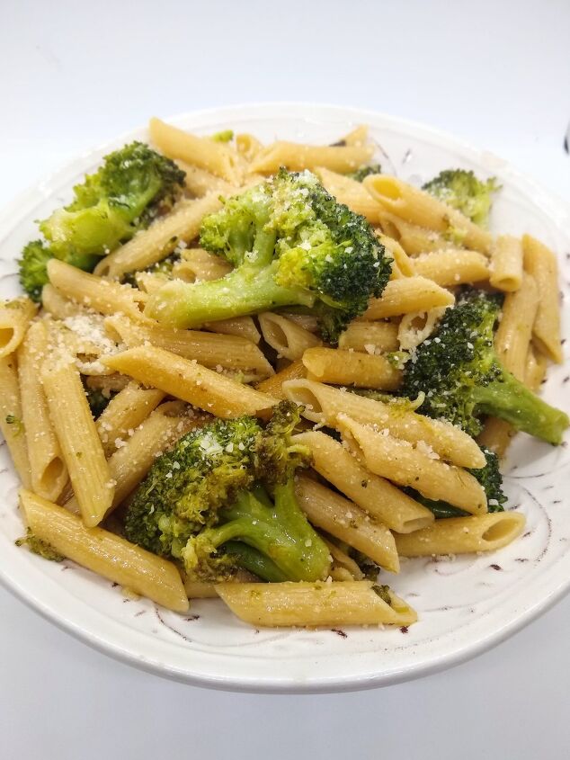 whole wheat pasta aglio e olio with broccoli, Pasta with Garlic and Oil PIN Image