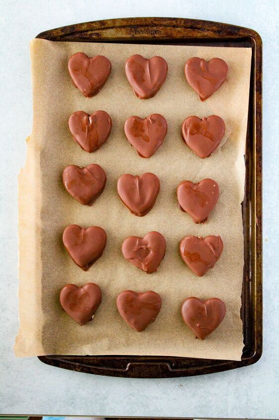 easy homemade chocolate peanut butter hearts, tray of chocolate peanut butter hearts