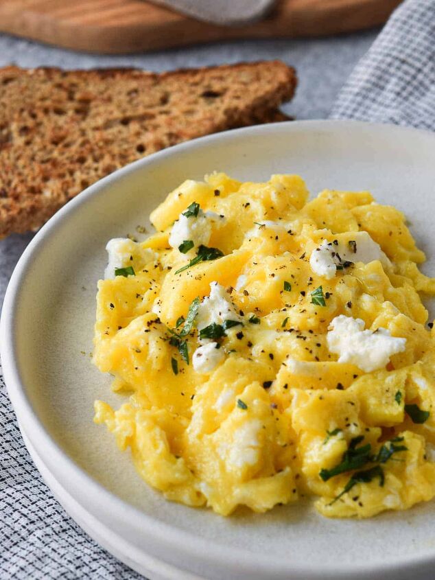 Goat Cheese Scrambled Eggs | Foodtalk