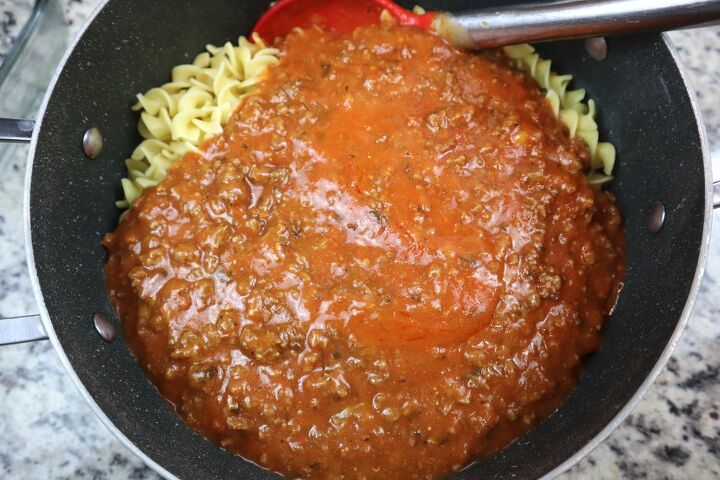 Easy Cheesy Beef Noodle Casserole Recipe | Foodtalk