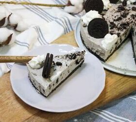 A cake that looks THIS fancy and doesn't require an oven?! This is definitely a keeper