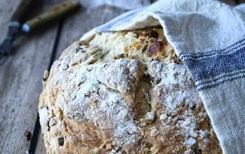 Irish Soda Bread With Currants and Apricots