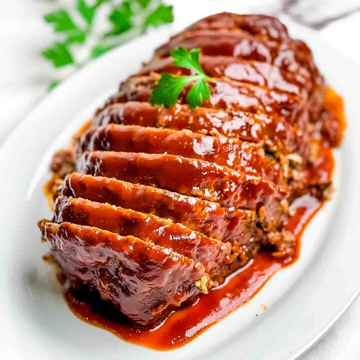 meatloaf recipe with bbq sauce and brown sugar, The meatloaf on a serving platter sliced