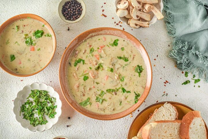 creamy chicken and mushroom soup, Soup with bread mushrooms and blue napkin