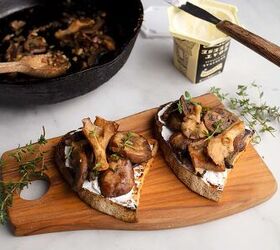 mushroom tartines with goat cheese