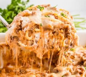 This easy cheesy baked spaghetti is the definition of comfort food! (your new go-to dish!)