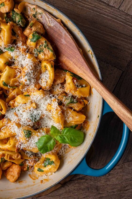 marry me chicken tortellini, A big pan of marry me chicken tortellini
