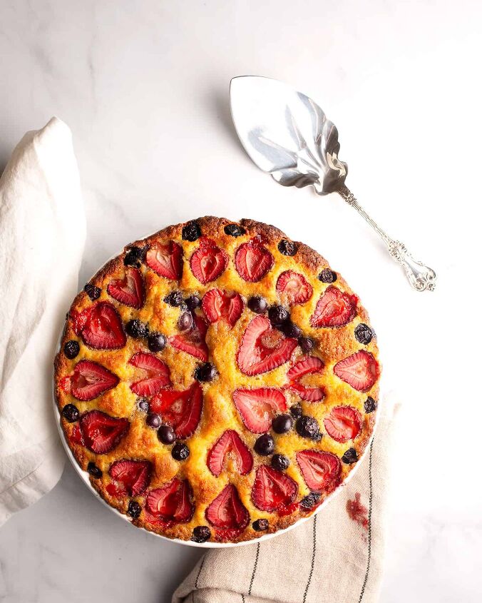 berry ricotta cake, Berry Ricotta Cake with a vintage server