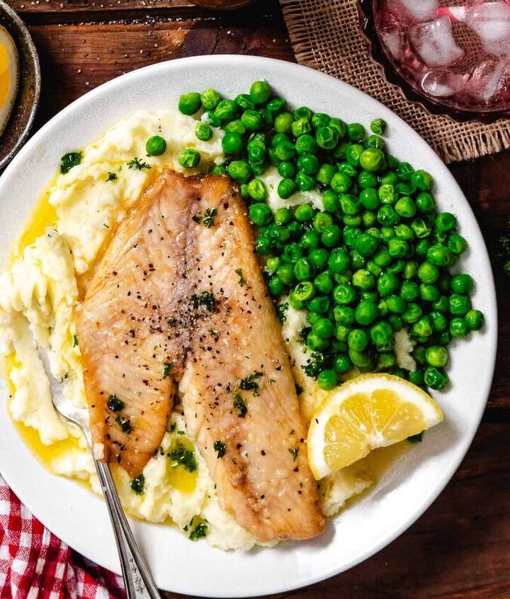 https://cdn-fastly.foodtalkdaily.com/media/2024/04/11/7039900/fish-and-mashed-potatoes.jpg?nocrop=1&size=720x845