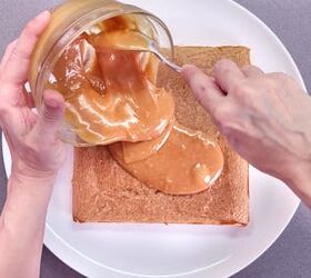peanut butter brownie blondies, Spreading peanut butter topping