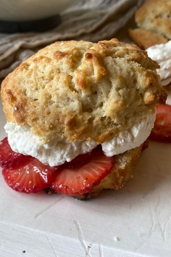 Simple Strawberry Shortcake Biscuits Recipe Foodtalk simple-strawberry-shortcake-biscuits-recipe-foodtalk