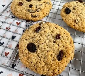 These oatmeal raisin protein cookies are chewy and slightly sweet like traditional oatmeal raisin cookies