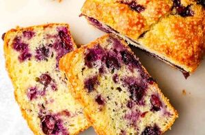 This moist and delicious blueberry loaf cake is the perfect breakfast, snack or dessert!