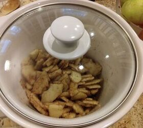 honeycrisp homemade applesauce easy slow cooker recipe, Sliced apples with cinnamon in the slow cooker