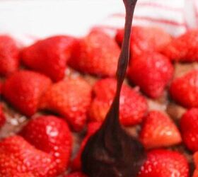 Instead of covering strawberries in chocolate, try pouring this 3-ingredient mix on them!