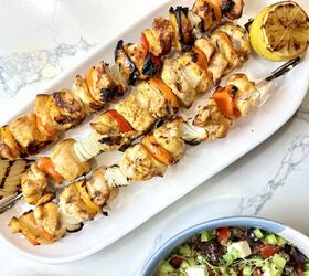 grilled chicken kabobs, dishplay it