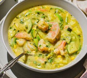 summer shrimp zucchini and corn chowder, Bowl full of shrimp corn and zucchini chowder soup