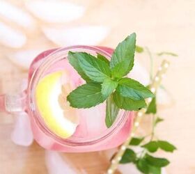 This spiked cherry lemonade spritzer is the ideal drink to sip on hot summer days