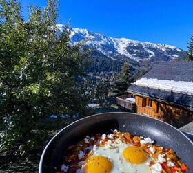red tomato and basil pesto eggs