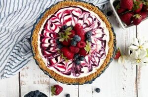 This no bake cheesecake recipe is ridiculously easy to make (and looks great too!)