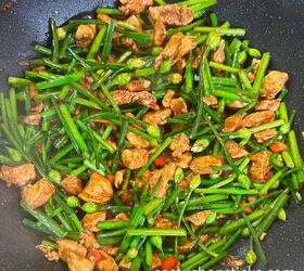 garlic chive flowers recipe stir fry with chicken, cooked garlic chive flowers