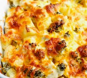 This mouthwatering, easy-to-make cheesy chicken broccoli potato casserole recipe is a must-try!