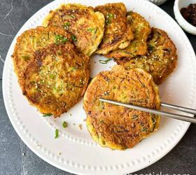 homemade chinese zucchini pancakes recipe, zucchini pancakes close up