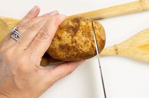 This cross between chips and a baked potato has found the perfect balance between savory and crispy snack