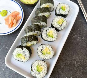 Easy Homemade Avocado Maki Sushi Rolls (Vegan!)