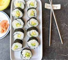 easy homemade avocado maki sushi rolls vegan, avocado maki 1