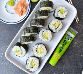 easy homemade avocado maki sushi rolls vegan, avocado maki 3