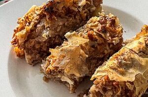 Get ready for the EASIEST apple strudel recipe ever!