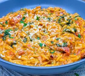 Get ready for an easy, creamy, spinach and tomato one-pot 20-minute orzo recipe