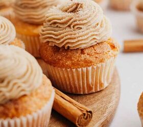 If you've ever wondered how to get a perfect swirl in your cupcakes, then you need to try this!