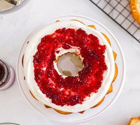 how to make a frosty snowman coconut bundt cake, raspberry layer of the cake