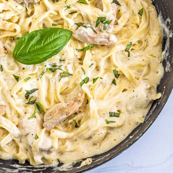 crock pot chicken alfredo slow cooker chicken alfredo recipe, Close up image of Crock Pot Chicken Alfredo in a pan