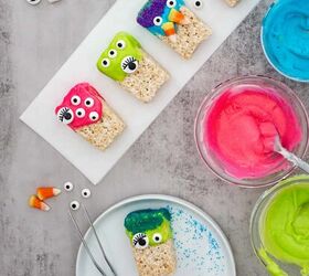 Get into the spooky spirit with these quick & easy monster Rice Krispie treats (so fun!)