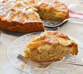 If you're looking for a cake with the BEST apple flavor, then you've got to try this (delish!)