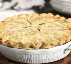 You have GOT to try this 6-ingredient chicken pot pie