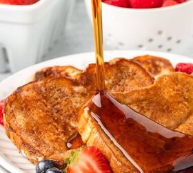 cinnamon french toast recipe, Maple syrup being poured over cinnamon French toast