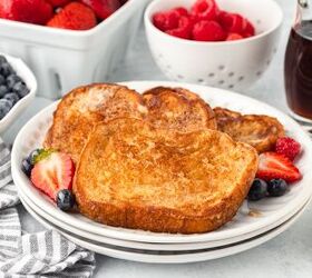 cinnamon french toast recipe, French toast on a white plate with berries around it