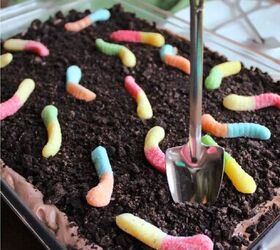 The cake that looks like dirt but tastes like heaven