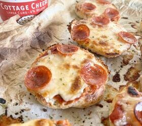 These 3-ingredient pizza bagels are SO easy to make & way better than anything store-bought