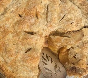 This easy apple pie is breaking the internet with how delicious it is