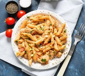 creamy cajun chicken pasta recipe one pot cajun pasta, Overhead image of Cajun Chicken Pasta on a plate