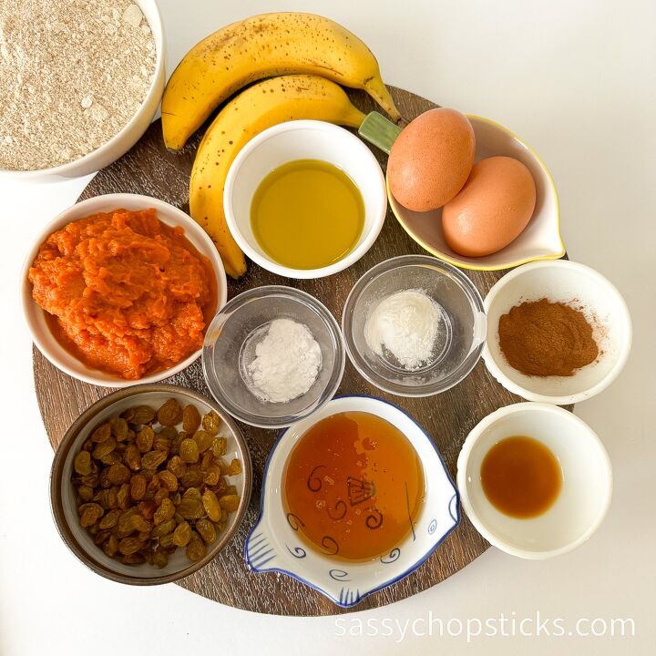 healthy pumpkin banana bread with golden raisins, ingredients